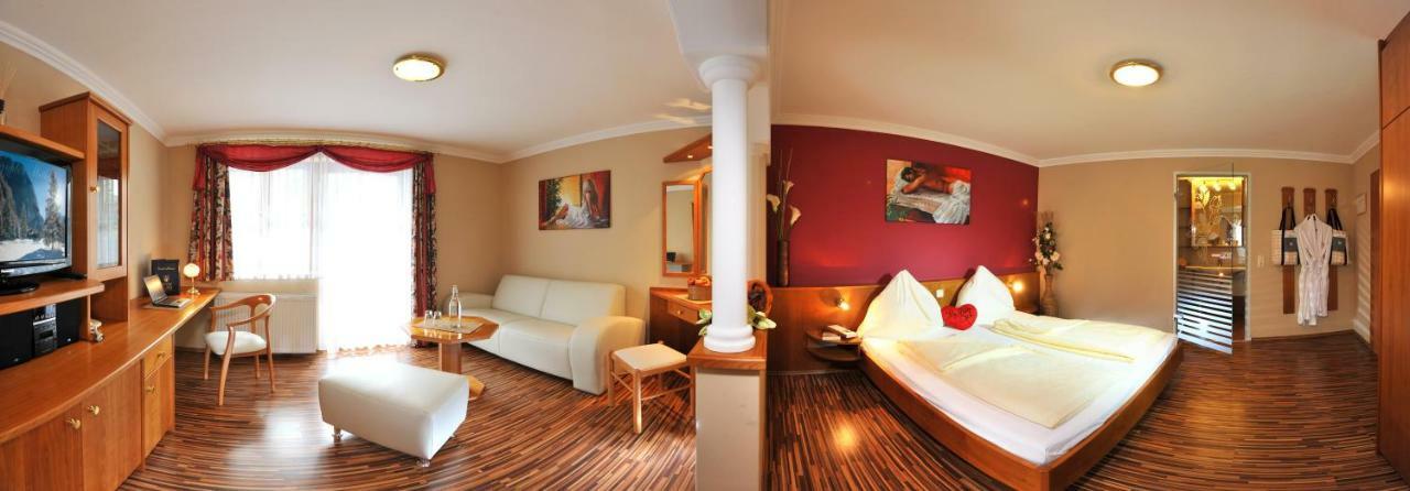 Hotel Winzer Wellness & Kuscheln Sankt Georgen im Attergau Exterior foto