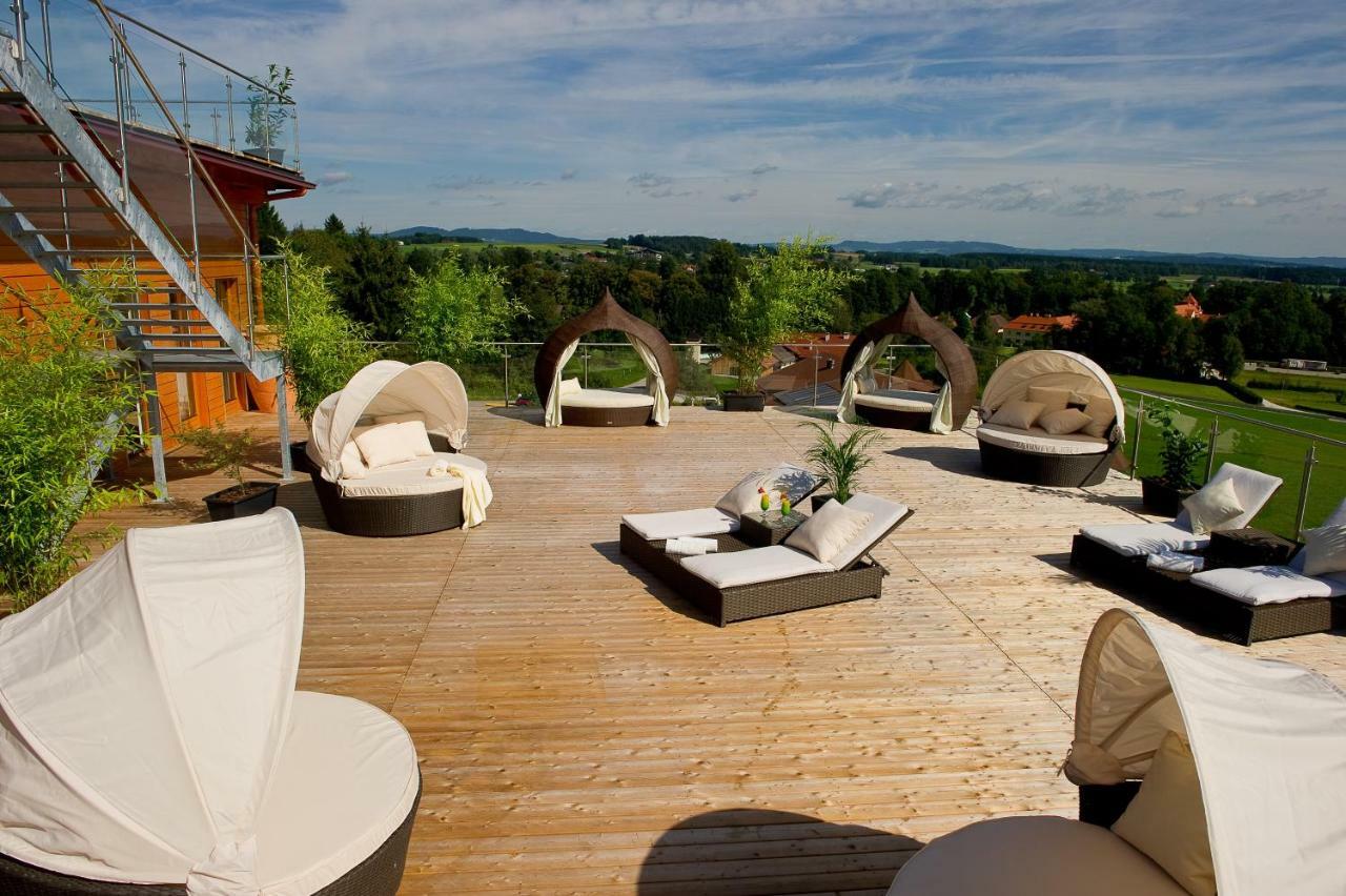 Hotel Winzer Wellness & Kuscheln Sankt Georgen im Attergau Exterior foto