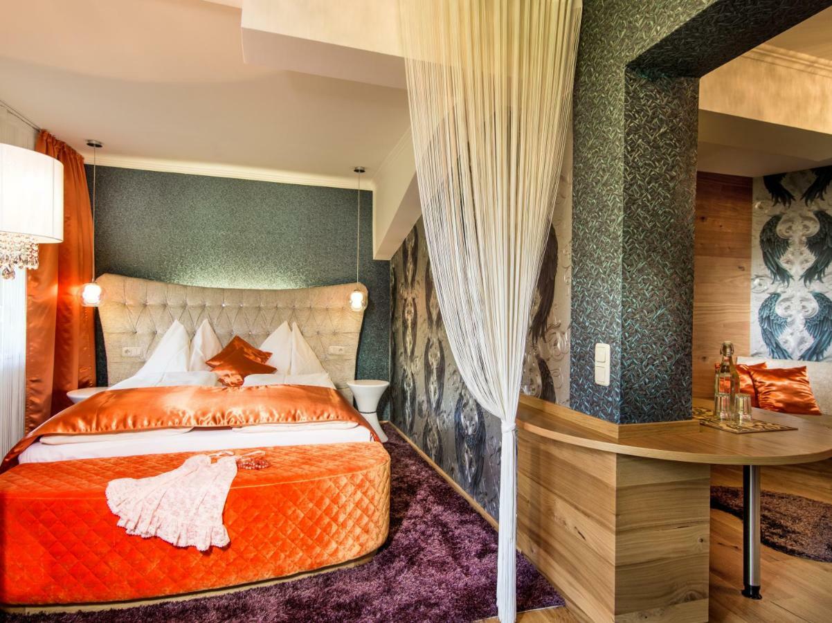 Hotel Winzer Wellness & Kuscheln Sankt Georgen im Attergau Exterior foto